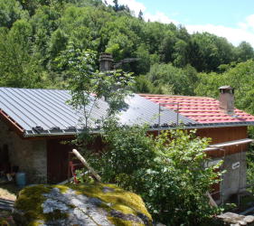 Building in Courchevel new tin roof covering