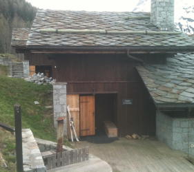 The original entrance prior to works at this Ste Foy chalet renovation project